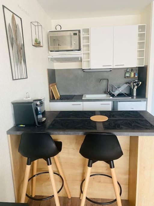 Studio Entre Mer Et Dunes Avec Balcon Vue Laterale Mer 50M Plage Pour 3 Pers Wifi Menage Compris Fort-Mahon-Plage Exterior photo