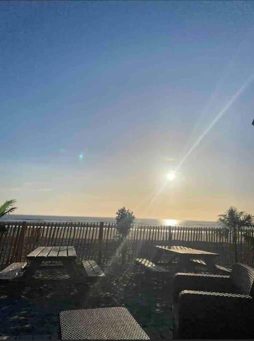 Studio Entre Mer Et Dunes Avec Balcon Vue Laterale Mer 50M Plage Pour 3 Pers Wifi Menage Compris Fort-Mahon-Plage Exterior photo